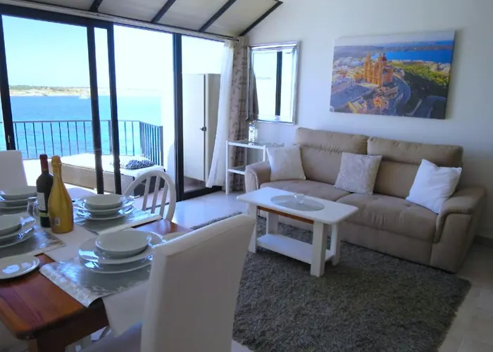 Seafront Terrace, Lounger & Panoramic Ocean Views Mellieha