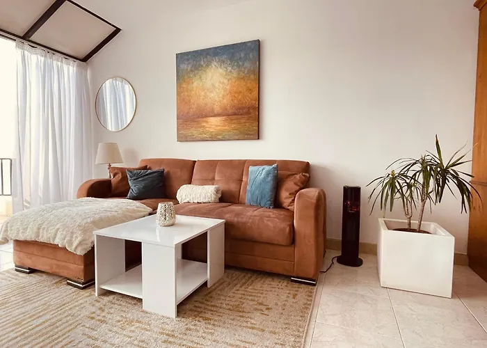 Seafront Terrace, Lounger & Panoramic Ocean Views Apartamento Mellieha