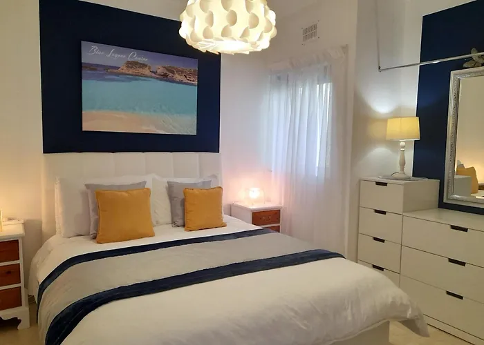 Apartamento Seafront Terrace, Lounger & Panoramic Ocean Views *