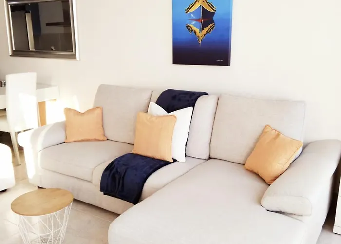 Apartamento Seafront Terrace, Lounger & Panoramic Ocean Views *