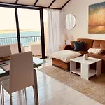 Seafront Terrace, Lounger & Panoramic Ocean Views * Mellieħa