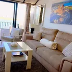 Appartement Seafront Terrace, Lounger & Panoramic Ocean Views