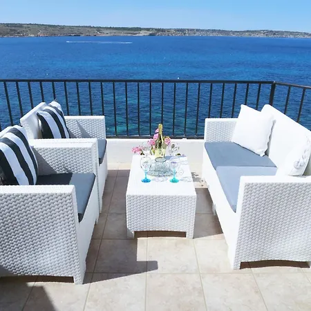 Seafront Terrace, Lounger & Panoramic Ocean Views Mellieħa