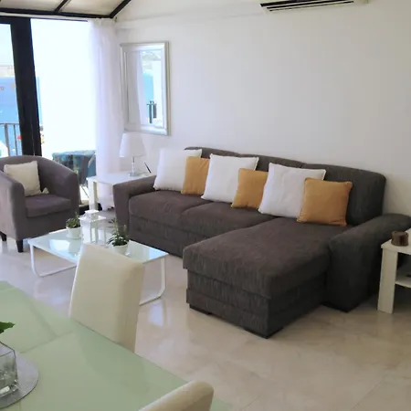 Apartment Seafront Terrace, Lounger & Panoramic Ocean Views Mellieħa