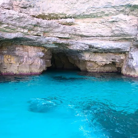 Апартаменты Seafront Terrace, Lounger & Panoramic Ocean Views Меллиеха