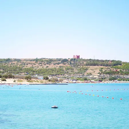 Seafront Terrace, Lounger & Panoramic Ocean Views * Mellieha