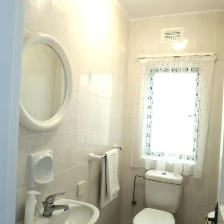 Seafront Terrace, Lounger & Panoramic Ocean Views Apartmán