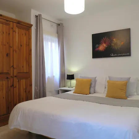 Seafront Terrace, Lounger & Panoramic Ocean Views Apartment Mellieha