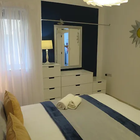 Seafront Terrace, Lounger & Panoramic Ocean Views Apartment Mellieha