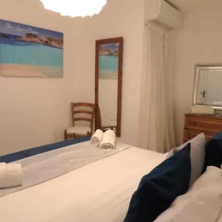 Apartment Seafront Terrace, Lounger & Panoramic Ocean Views