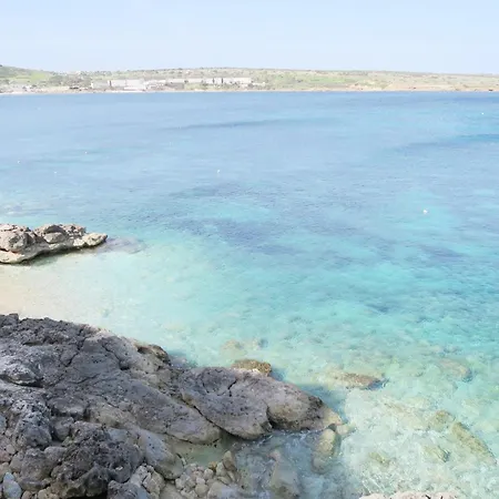 Seafront Terrace, Lounger & Panoramic Ocean Views Mellieħa