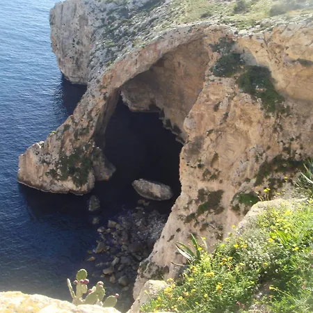 Seafront Terrace, Lounger & Panoramic Ocean Views Apartmán Mellieħa