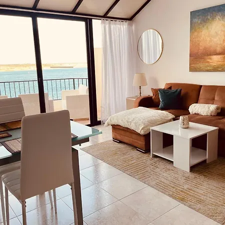Seafront Terrace, Lounger & Panoramic Ocean Views * Mellieha
