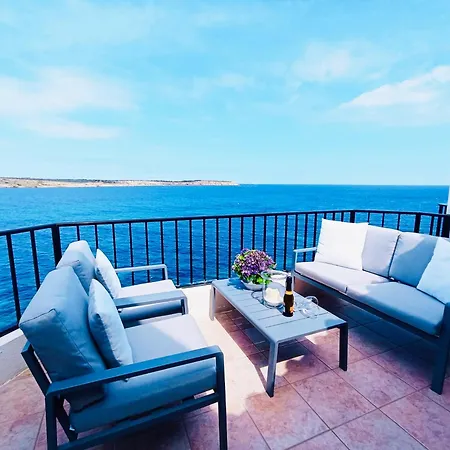 Seafront Terrace, Lounger & Panoramic Ocean Views