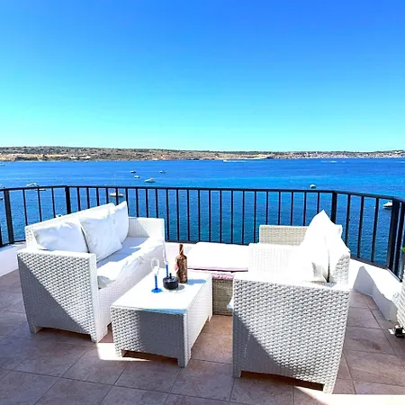 Seafront Terrace, Lounger & Panoramic Ocean Views