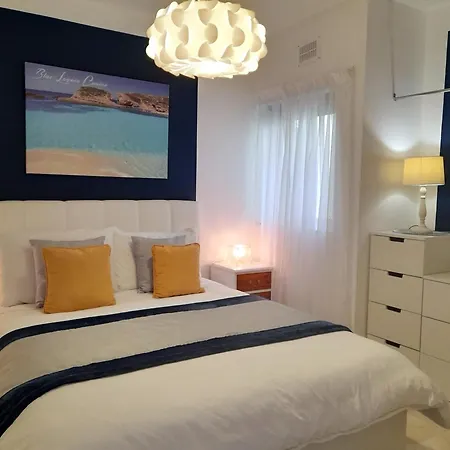 Apartment Seafront Terrace, Lounger & Panoramic Ocean Views *