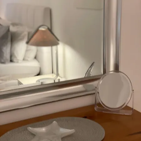 Апартаменты Seafront Terrace, Lounger & Panoramic Ocean Views