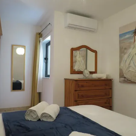 Seafront Sun Terrace, Loungers & Panoramic Ocean Views * Mellieħa