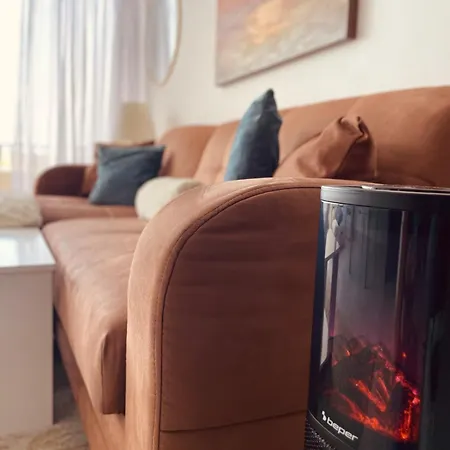 Seafront Terrace, Lounger & Panoramic Ocean Views Апартаменты *