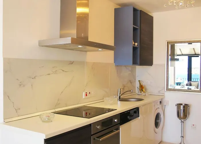 Seafront Terrace, Lounger & Panoramic Ocean Views Apartmán Mellieħa