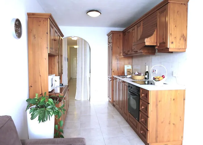 Seafront Terrace, Lounger & Panoramic Ocean Views Appartement *