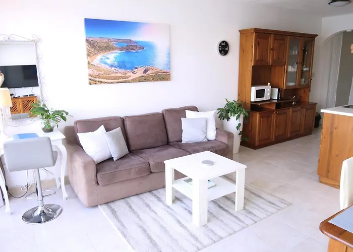 Seafront Terrace, Lounger & Panoramic Ocean Views *