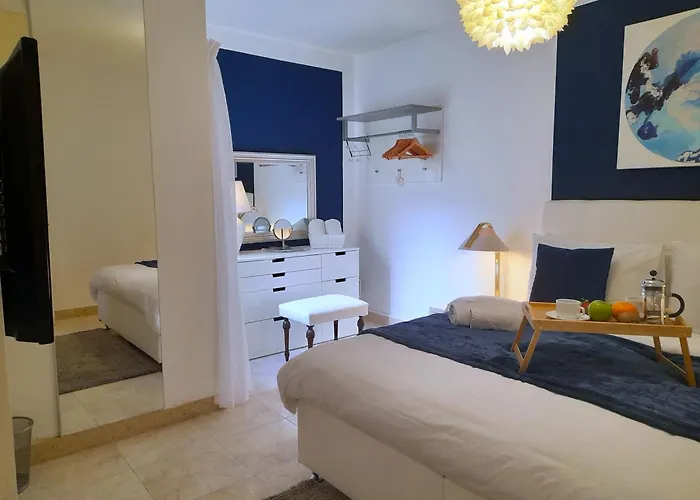 Seafront Terrace, Lounger & Panoramic Ocean Views Mellieħa