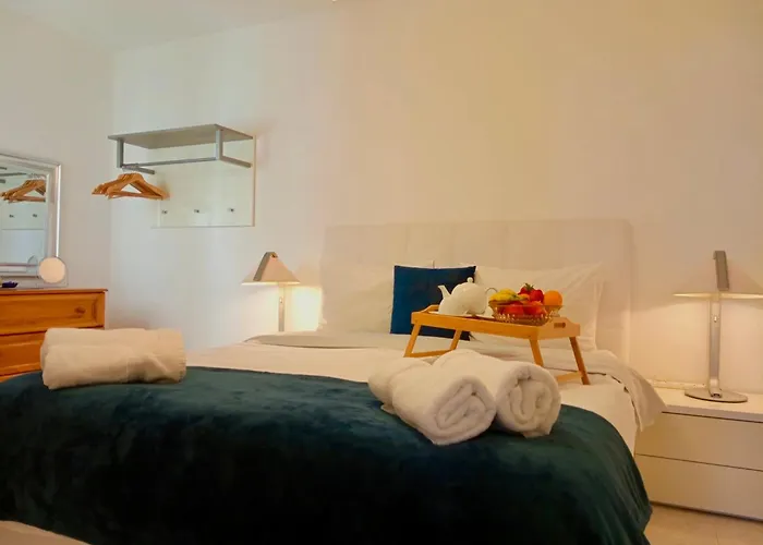 Appartement Seafront Terrace, Lounger & Panoramic Ocean Views